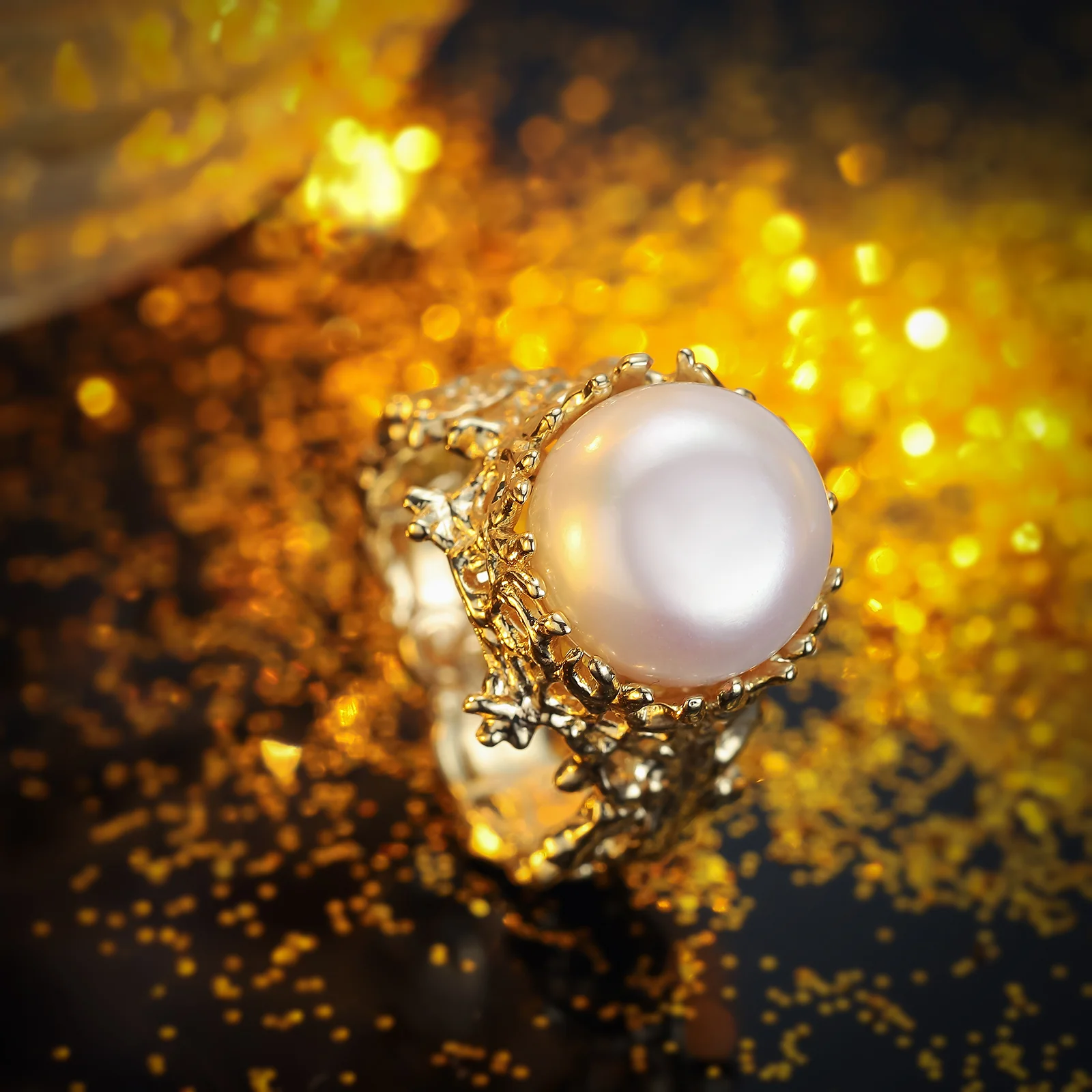 Elegant Pearl-Inspired Textured Ring
